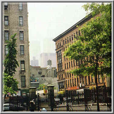 Manhattan: Little Italy, So Ho, China Town, near Brooklyn Bridge