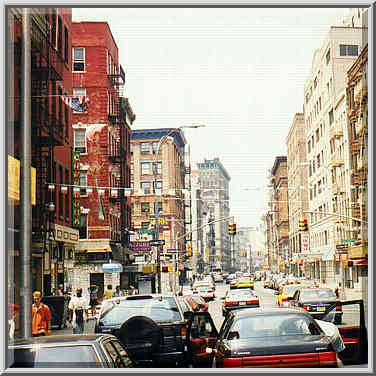 Manhattan: Little Italy, So Ho, China Town, near Brooklyn Bridge