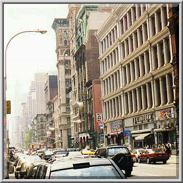 Manhattan: Little Italy, So Ho, China Town, near Brooklyn Bridge