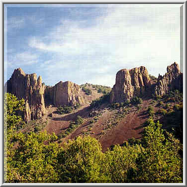 Pinnacles trail