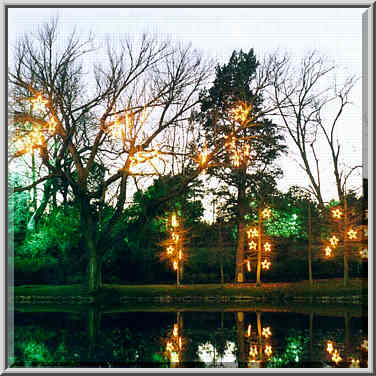 Lakeside area in Highland Park at evening. Dallas, December 31, 1997.