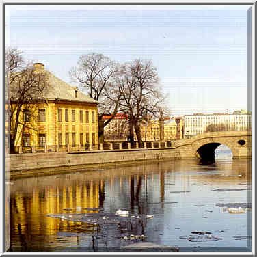 Letny Sad (Summer Garden) and Palace of Peter the ...[4 words]... St. Petersburg, Russia, April 13, 1999.