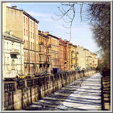 Admiralteyskiy Canal and New Holland (to the right). St. Petersburg, Russia, April 13, 1999.