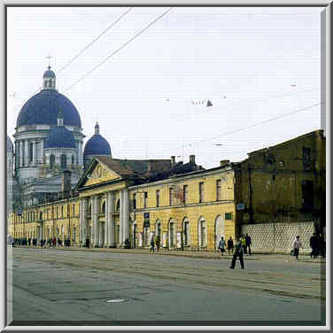 1st Krasnoarmeyskaya St. and Trinity orthodox ...[4 words]... St. Petersburg, Russia, April 24, 1999.