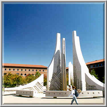 Fountain of Purdue University Mall. W. Lafayette, Indiana, September 21, 1999.