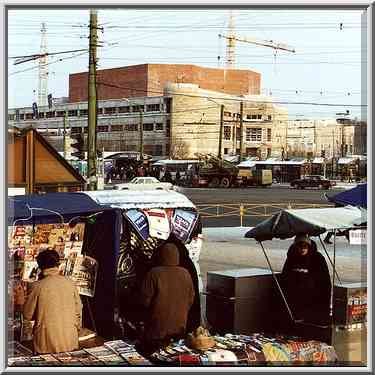 Merchandise kiosks near Pionerskaya Subway ...[2 words]... Petersburg, Russia, January 19, 2000