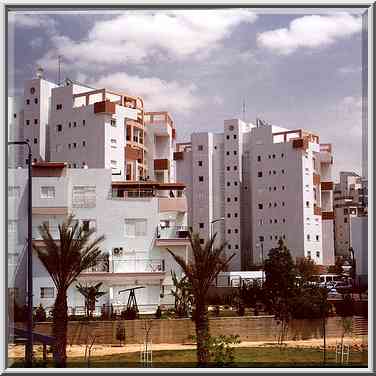 Apartment houses in Shekhuna Vaw district of Beer-Sheva. The Middle East, April 21, 2000