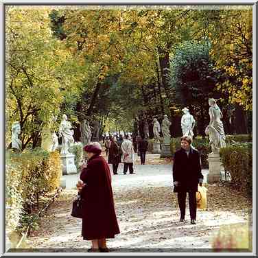 Letniy Sad (Summer Garden) at fall. Sankt Petersburg, Russia, September 29, 2000