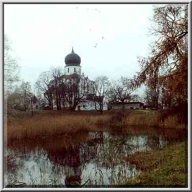 Orthodox Fiodorovskiy Cathedral in Pushkin ...[9 words]... Petersburg, Russia, October 22, 2000