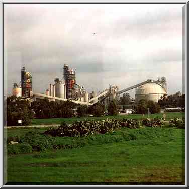 Industrial zone south-east from Kiryat Gat, with ...[13 words]... train. The Middle East, January 4, 2001