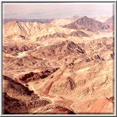 A trail going north from Mt. Tzefahot, near Coral ...[6 words]... The Middle East, January 13, 2001