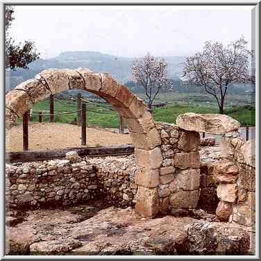 Archeological dig in Neot Kedumim biblical ...[5 words]... The Middle East, February 7, 2001