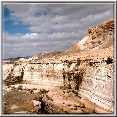 Ein Akev Tahton spring creating a small ...[11 words]... The Middle East, February 15, 2001