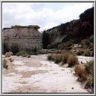 A small canyon of Ein Akev Tahton spring in Nahal ...[8 words]... The Middle East, February 15, 2001