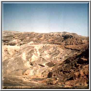 Negev Desert south from Ramon crater, near Har ...[10 words]... Eilat. The Middle East, March 22, 2001