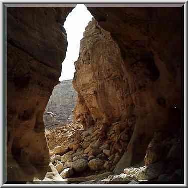 Roman Cave (?) (blue trail) in western Timna ...[2 words]... Eilat. The Middle East, April 25, 2001