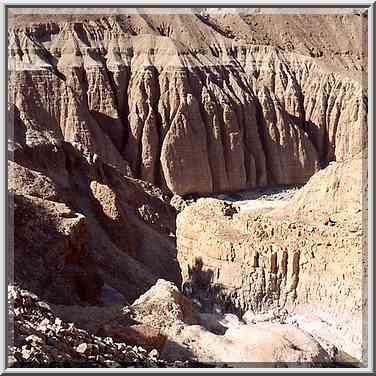 View of Nahal Tseelim canyon from a southern ...[9 words]... Masada. The Middle East, May 10, 2001