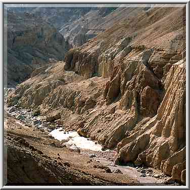 End of Nahal Tseelim canyon from the Roman road ...[6 words]... Masada. The Middle East, May 10, 2001