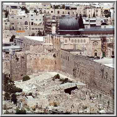 View of El Aqsa Mosque and archeological ...[11 words]... the Middle East, July 12, 2001