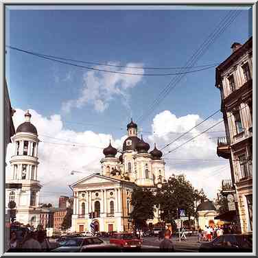 Approaching Vladimirskaya Square. St. Petersburg, Russia, July 27, 2001