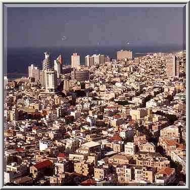 Downtown Tel Aviv to the north from Migdal Shalom ...[8 words]... The Middle East, October 25, 2001